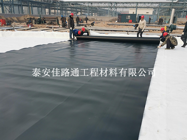 養殖防滲膜破損后該如何進行修補？