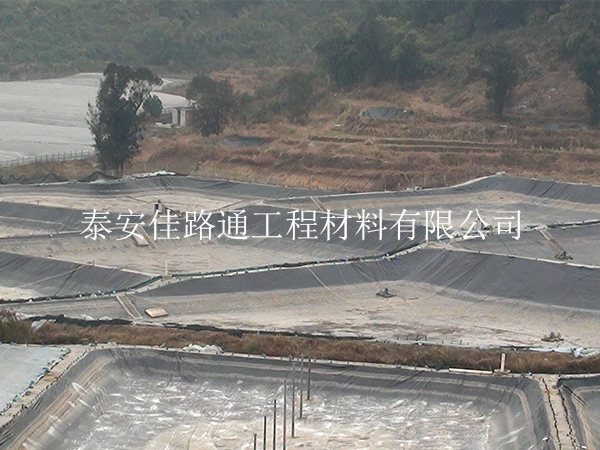 養殖防滲膜不僅擁有隔熱性還具有隔聲性 養殖防滲膜不僅擁有隔熱性還具有隔聲性