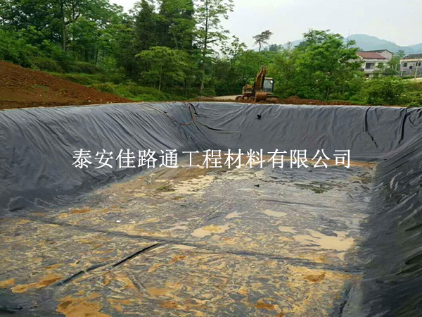 養殖防滲膜在鋪設施工中會遇到哪些問題呢? 養殖防滲膜在鋪設施工中會遇到哪些問題呢?