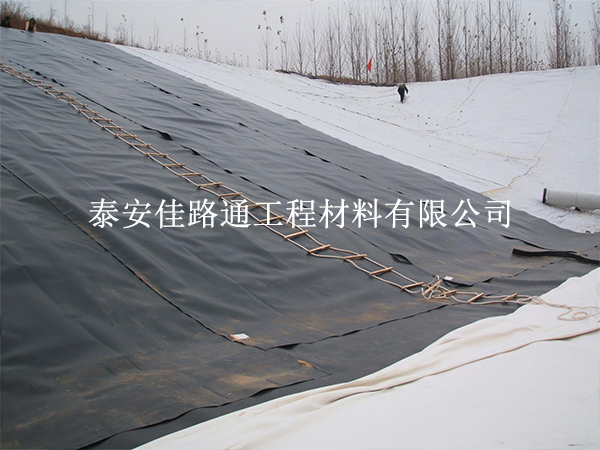 冬季對(duì)儲(chǔ)糞池污水防滲膜的施工須格外專(zhuān)注 冬季對(duì)儲(chǔ)糞池污水防滲膜的施工須格外專(zhuān)注