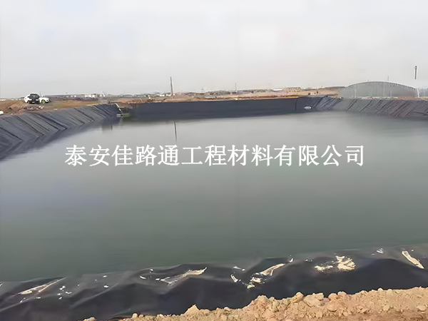 溫度對養殖防滲膜施工影響的深度剖析 溫度對養殖防滲膜施工影響的深度剖析