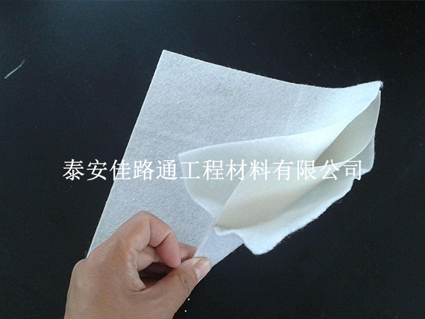防滲復合土工膜施工搭接技巧:確保無縫防護的秘訣 防滲復合土工膜施工搭接技巧:確保無縫防護的秘訣