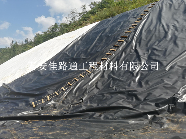 養殖防滲膜施工原則要求:守護水體安全,創新養殖環境 養殖防滲膜施工原則要求:守護水體安全,創新養殖環境