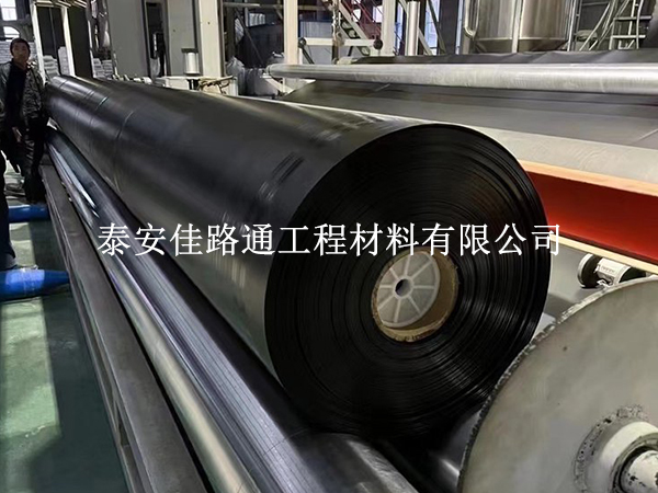 延長水產養殖防滲膜使用壽命:智慧維護,持久守護 延長水產養殖防滲膜使用壽命:智慧維護,持久守護